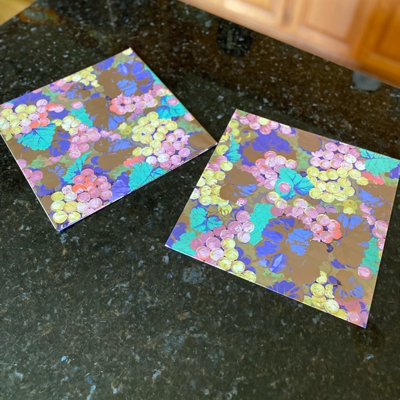 Vintage 1993 HALLMARK Wine Grapes in Metallic Splendor Gift Wrap (2 Sheets) - Picture 4 of 9